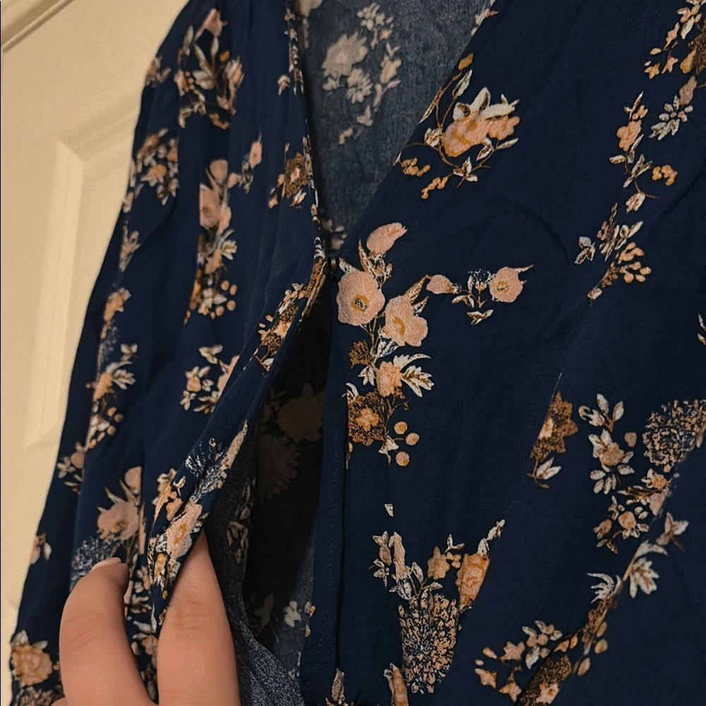 Xhilaration Floral Blouse in Navy and Peach - Picture 3 of 4